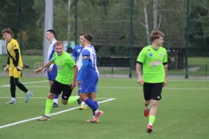 Piłkarze rezerw Staru Starachowice triumfują nad liderem Klasy Okręgowej, Kamienną Brody, wynikiem 4:1. Piotr Mikos zdobywa hattricka, a Maciej Styczyński także wpisuje się na listę strzelców. Starachowice awansują na 9. miejsce w tabeli po zwycięstwie.