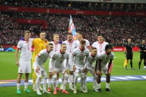 Mecz Polska vs Portugalia zdominowany przez Portugalczyków, zakończył się wynikiem 1-3. Następny mecz Reprezentacji Polski z Chorwacją odbędzie się we wtorek o 20:45 na PGE Narodowym w Warszawie. Składy i więcej szczegółów poniżej.