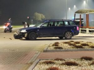 Zderzenie samochodów na parkingu Galerii Galardia w Starachowicach