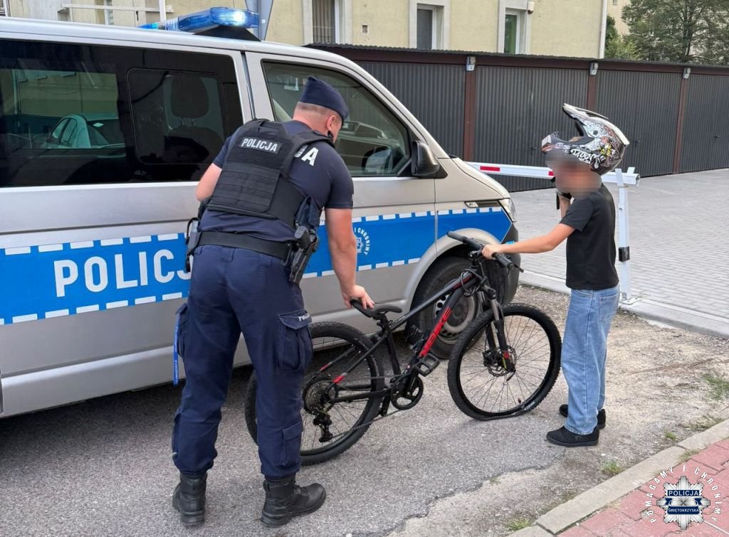 Policjanci pomogli młodemu rowerzyście wrócić do domu
