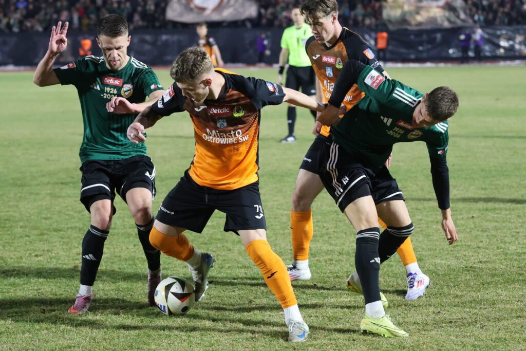 Zepsute święto Staru. Derby dla KSZO.