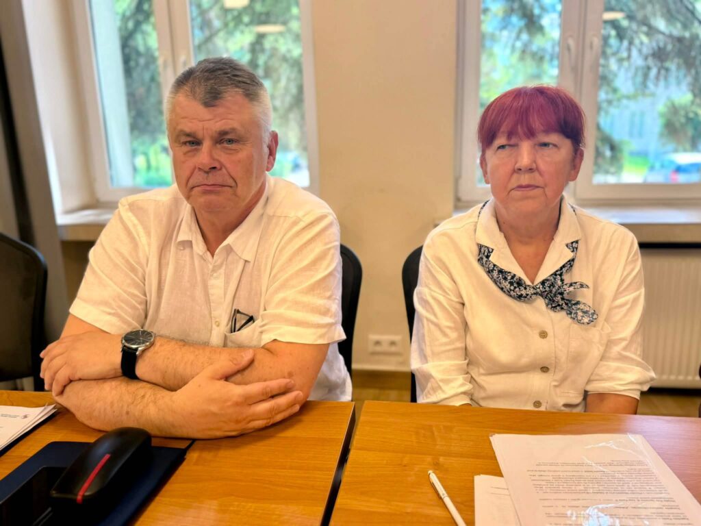 Jerzy Miśkiewicz i Ewa Dróżdż podczas sesji Rady Miejskiej w Starachowicach