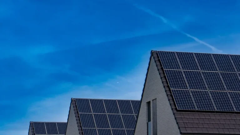 Magazyn energii a moc przyłączeniowa budynku, jakie są zależności?