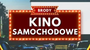Kino samochodowe w Rudzie nad Zalewem Brodzkim, samochody i ekran kinowy wieczorem