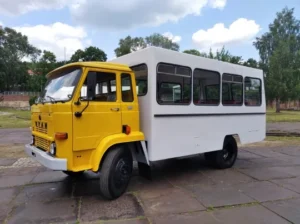 Kultowy Osinobus z Muzeum Przyrody i Techniki na III Zlocie
