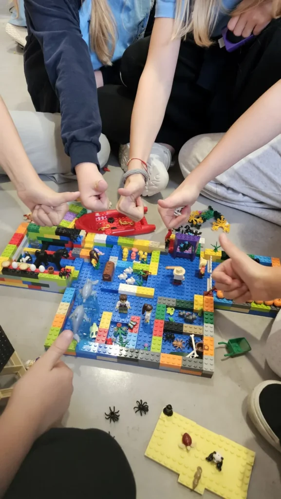 Wspólna konstrukcja LEGO przygotowana podczas zajęć