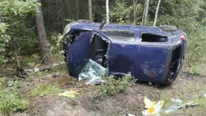 Poślizg na leśnej drodze między Starachowicami a Dziurowem. Poszkodowana 41-letnia kobieta
